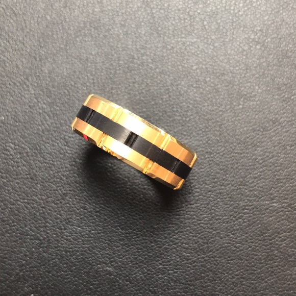 Tungsten Carbide Ring size 10 - Picture 2 of 4